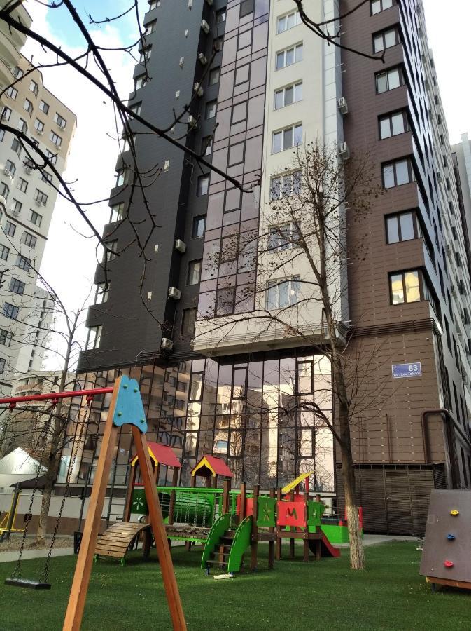 Sky House Exclusive Apartments Chişinǎu Buitenkant foto